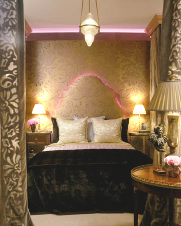 Daniel Eifert Photo: Facing the bed